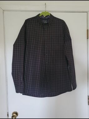 Wrangler George Strait Collection Men’s Black  Plaid Button-Down Shirt